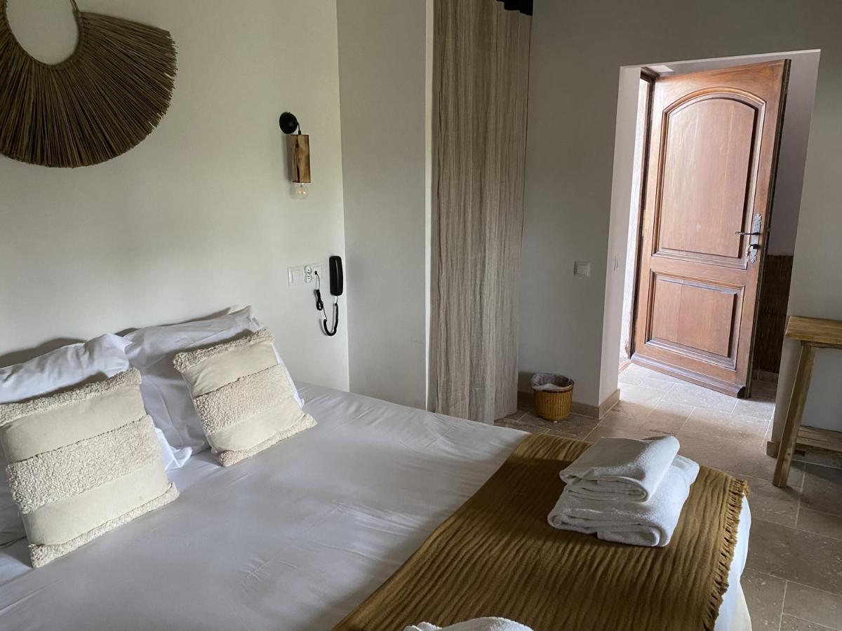 Hotel Du Pont Blanc Saintes-Maries-de-la-Mer Bagian luar foto