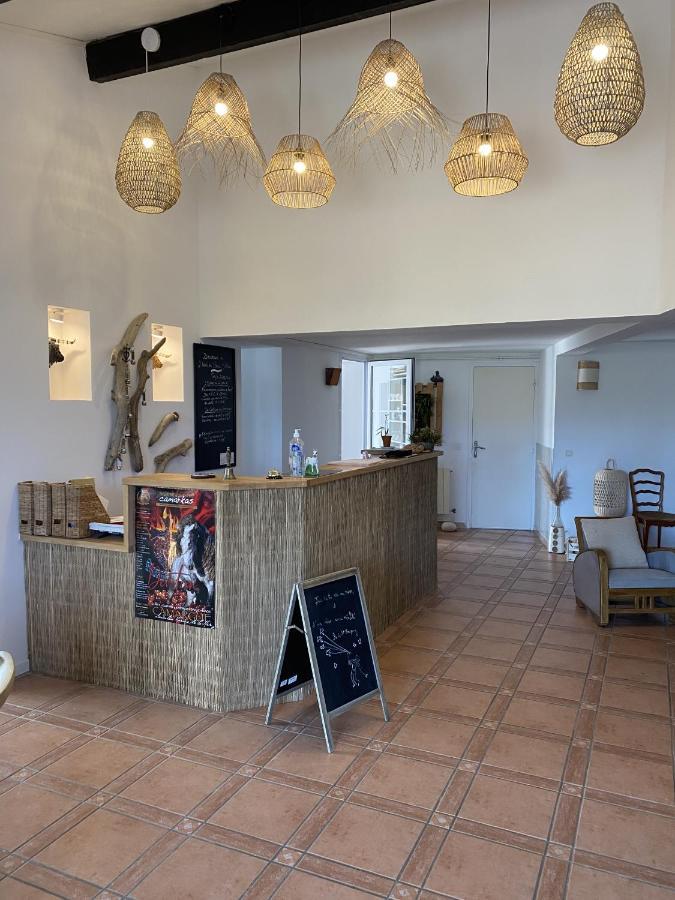 Hotel Du Pont Blanc Saintes-Maries-de-la-Mer Bagian luar foto