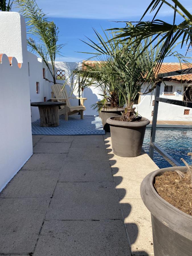 Hotel Du Pont Blanc Saintes-Maries-de-la-Mer Bagian luar foto