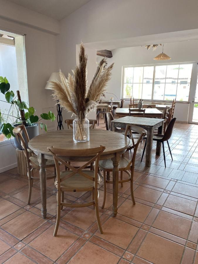 Hotel Du Pont Blanc Saintes-Maries-de-la-Mer Bagian luar foto