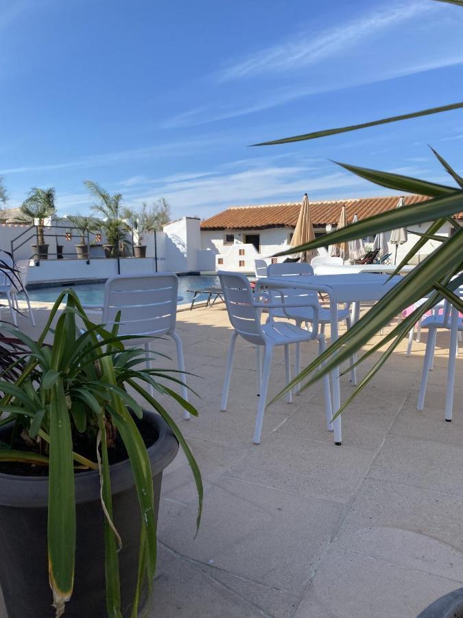 Hotel Du Pont Blanc Saintes-Maries-de-la-Mer Bagian luar foto