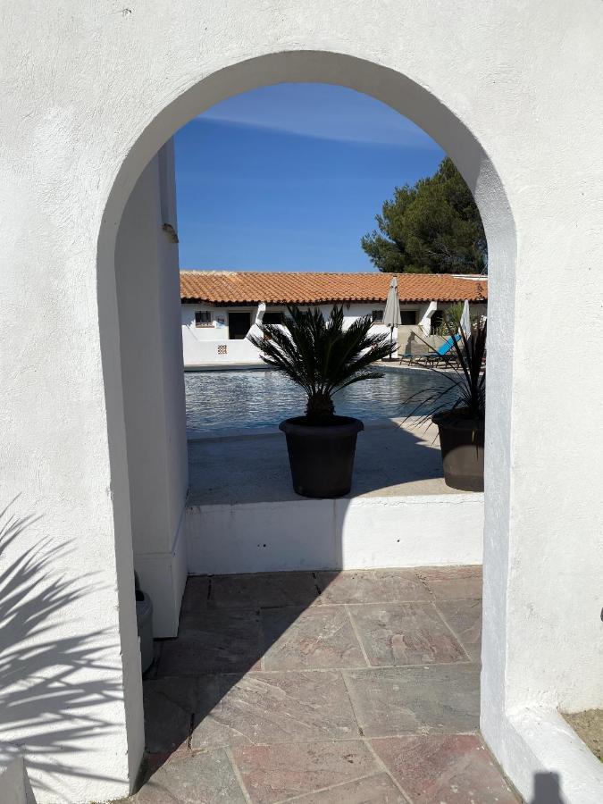 Hotel Du Pont Blanc Saintes-Maries-de-la-Mer Bagian luar foto