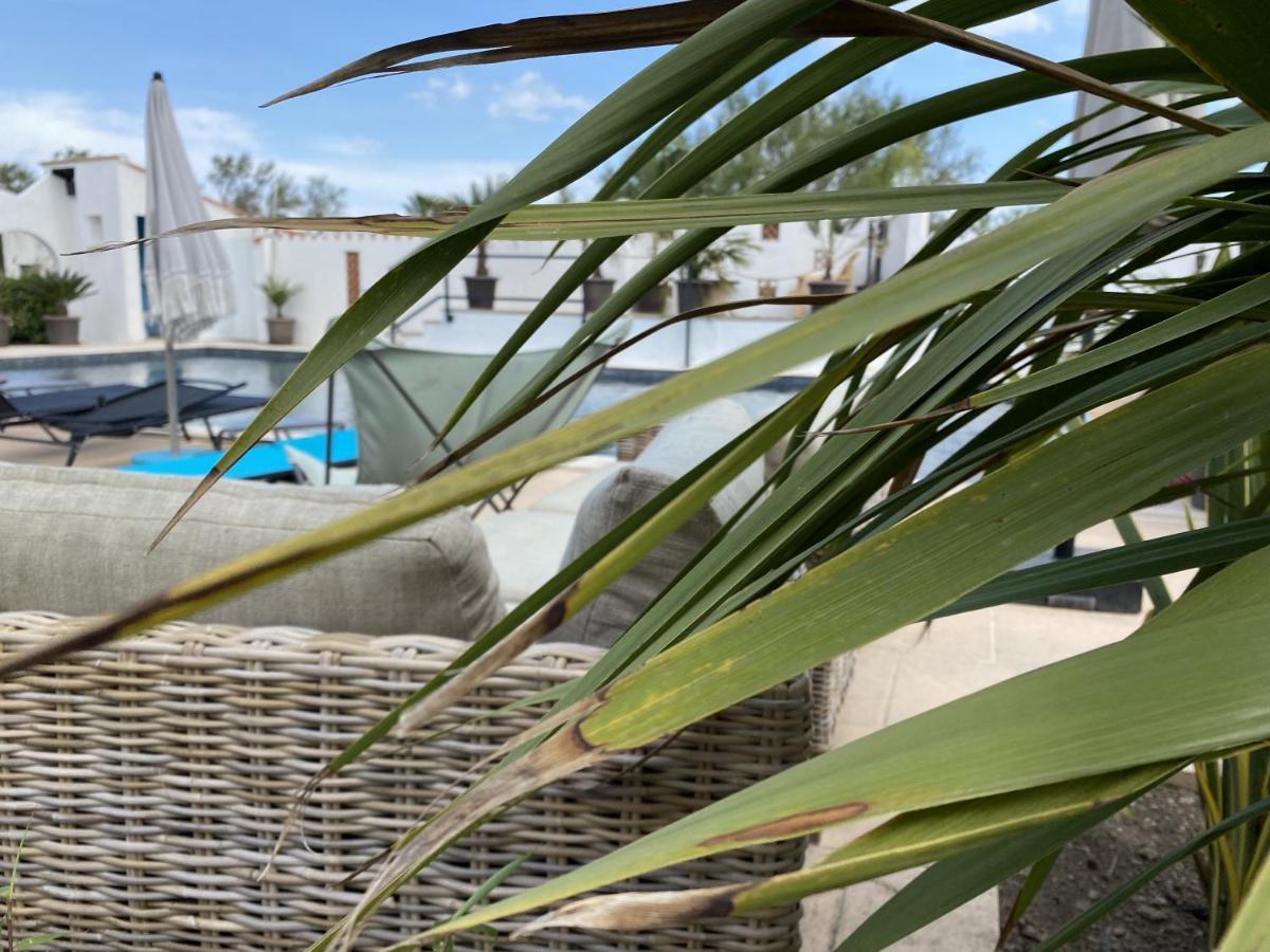 Hotel Du Pont Blanc Saintes-Maries-de-la-Mer Bagian luar foto