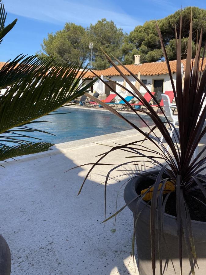 Hotel Du Pont Blanc Saintes-Maries-de-la-Mer Bagian luar foto