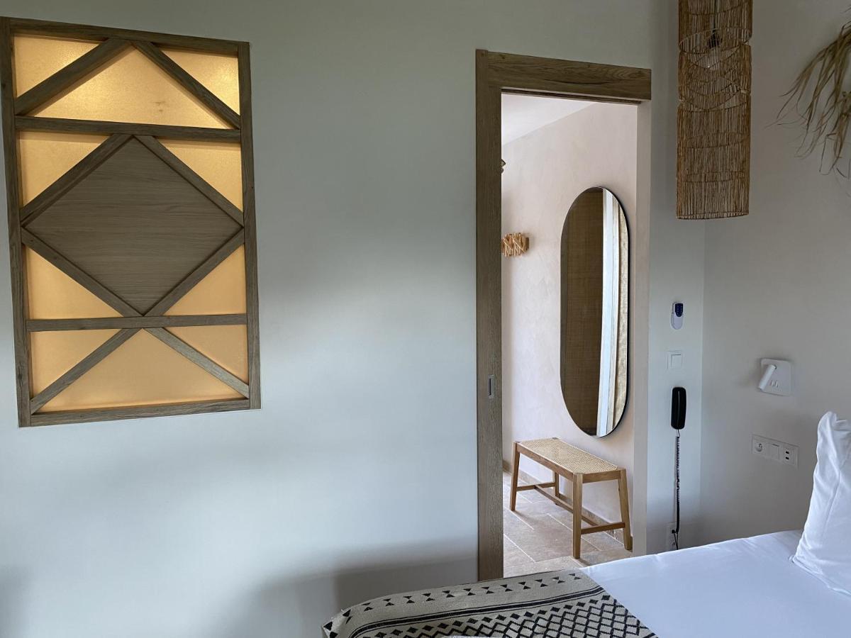 Hotel Du Pont Blanc Saintes-Maries-de-la-Mer Bagian luar foto