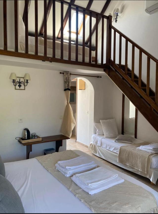 Hotel Du Pont Blanc Saintes-Maries-de-la-Mer Bagian luar foto